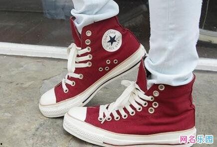 最新帆布鞋爆料图片,揭秘最新帆布鞋设计亮点 第3张 最新帆布鞋爆料图片,揭秘最新帆布鞋设计亮点 第3张